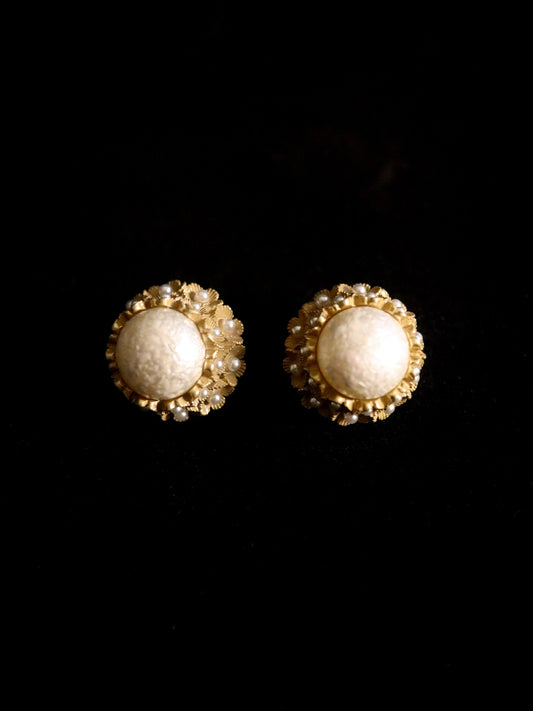 1970s Estate Flower Engraved Earring