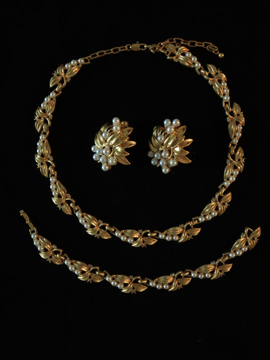 Vintage Gold Leaf & Pearl Jewellery set